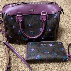 Beautiful Coach purse & matching wristlet 💜